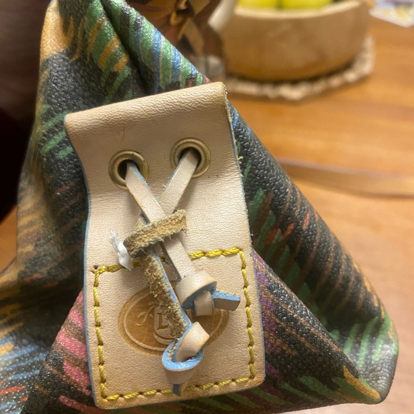 Dooney and Bourke handbag with strap - Picture 6 of 11